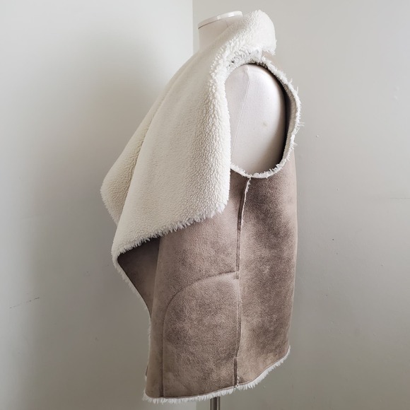 VELVET BY GRAHAM & SPENCER | FAUX SUEDE FUR SHERPA VEST OPEN FRONT SMALL - Picture 7 of 14